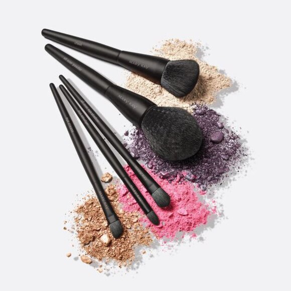 Mary Kay Essential Brush Collection - Picture 2 of 8